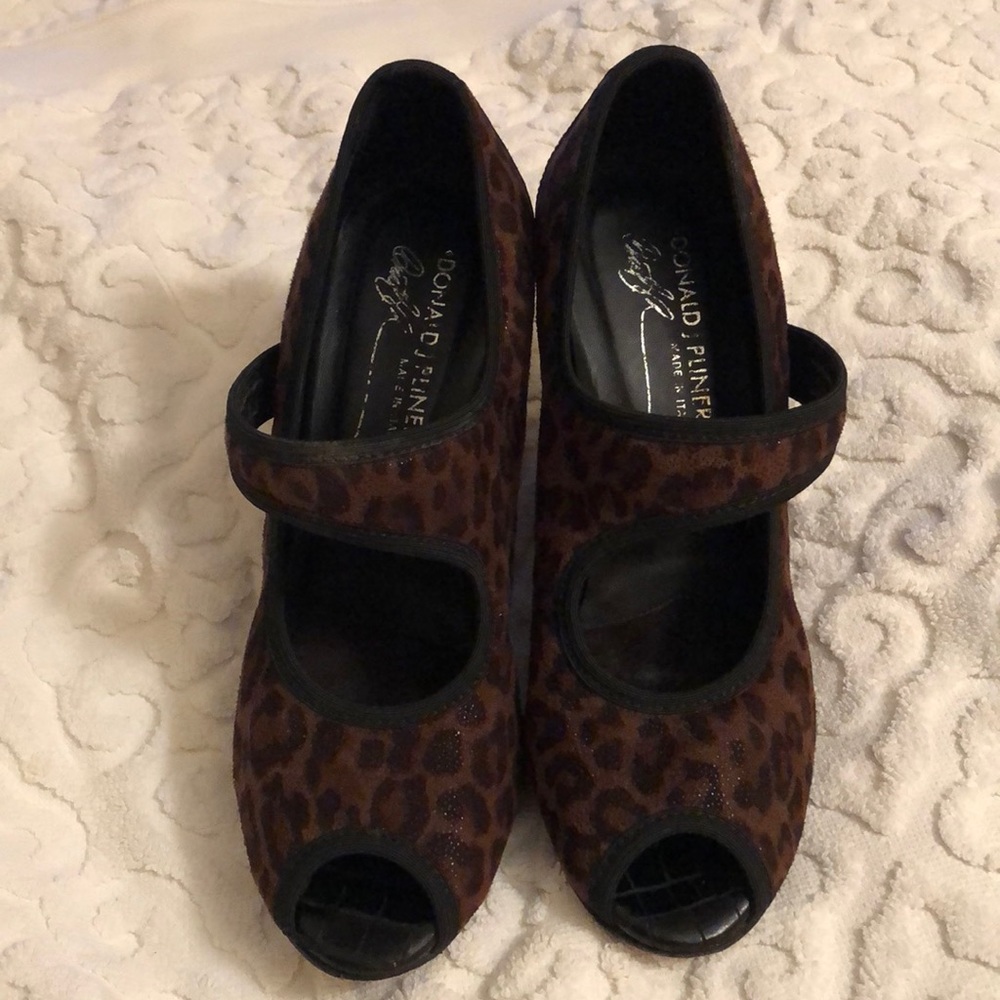 Donald J Pliner 3 inch animal print shoes